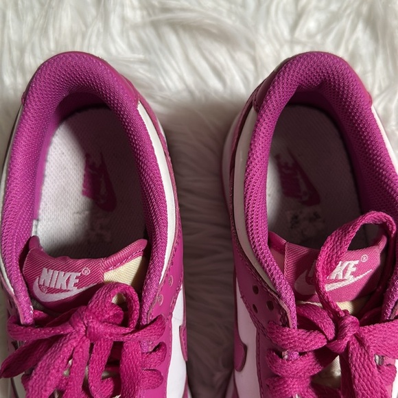 Nike Dunk Low GS Sneakers Girls, Fuchsia Pink Size 4Y - Picture 6 of 7